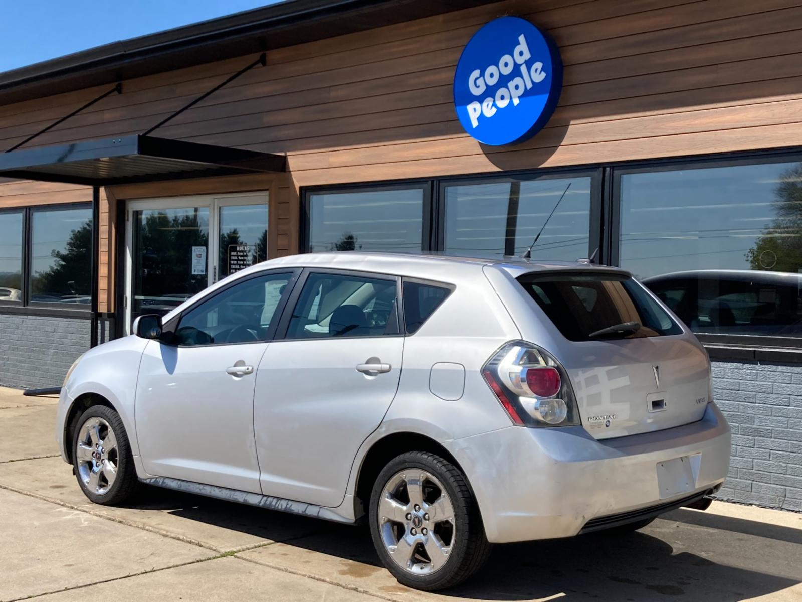 2009 Bright Silver Met Pontiac Vibe 2.4L (5Y2SP67099Z) with an 2.4L L4 DOHC 16V engine, 4-Speed Automatic Overdrive transmission, located at 1800 South Ihm Blvd, Freeport, IL, 61032, (815) 232-5543, 42.278645, -89.607994 - Vibe Base 4D Hatchback 2.4L - Photo #2